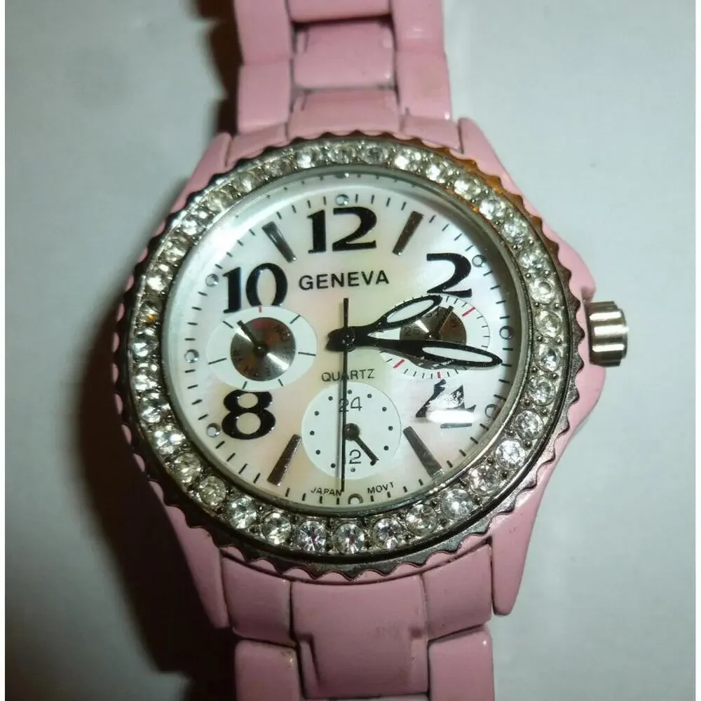 Geneva Pink Dial Crystal Accent Pink Round Case Metal Band‎ Watch